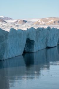 A glacier with a small cover on Svalbard. (National Geographic/Mario Tadinac)