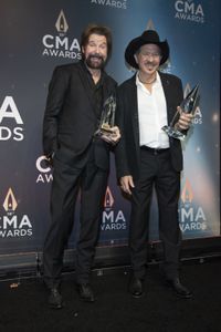 BROOKS & DUNN