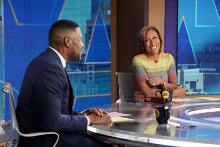 MICHAEL STRAHAN, ROBIN ROBERTS