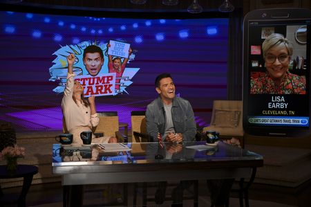 KELLY RIPA, MARK CONSUELOS