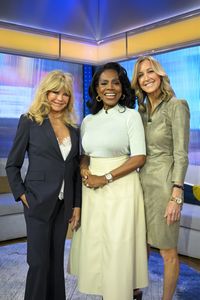 GOLDIE HAWN, SHERYL LEE RALPH, LARA SPENCER