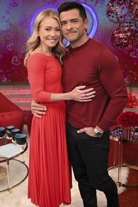 KELLY RIPA, MARK CONSUELOS