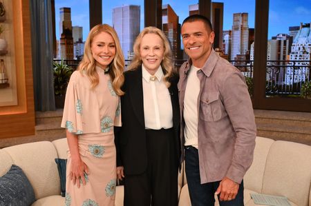 KELLY RIPA, FAYE DUNAWAY, MARK CONSUELOS