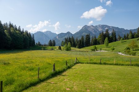 In NO TASTE LIKE HOME WITH ANTONI POROWSKI, Antoni and James Marsden travel to Bavaria, where James' ancestors are from. (National Geographic/Bernd Schuller)