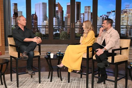 MIKE ROWE, KELLY RIPA, MARK CONSUELOS 