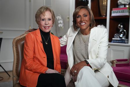 CAROL BURNETT, ROBIN ROBERTS