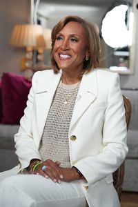 ROBIN ROBERTS 