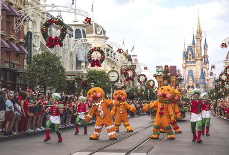 DISNEY PARKS MAGICAL CHRISTMAS DAY PARADE 