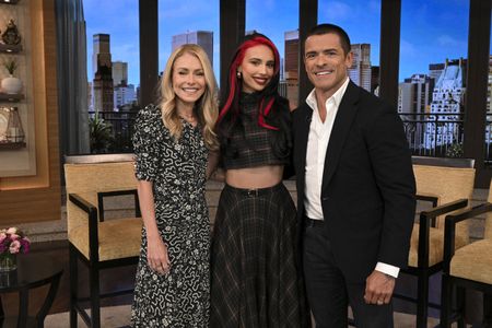 KELLY RIPA, KYLIE CANTRALL, MARK CONSUELOS