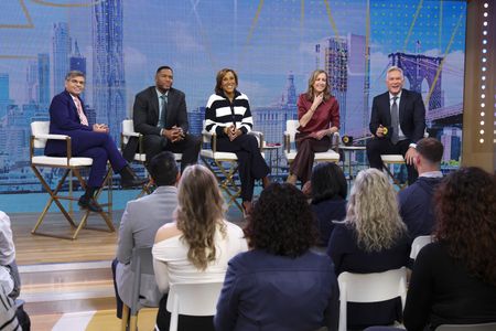 GEORGE STEPHANOPOULOS, MICHAEL STRAHAN, ROBIN ROBERTS, LARA SPENCER, SAM CHAMPION