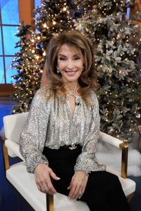 SUSAN LUCCI