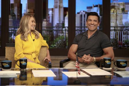 KELLY RIPA, MARK CONSUELOS, 