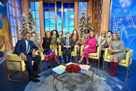 MICHAEL STRAHAN, ROBIN ROBERTS, GEORGE STEPHANOPOULOS, LARA SPENCER, GINGER ZEE