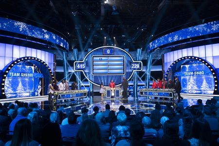 CELEBRITY FAMILY FEUD