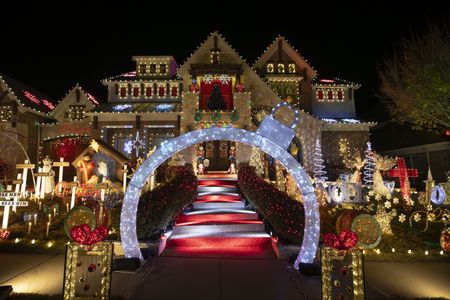 THE GREAT CHRISTMAS LIGHT FIGHT 