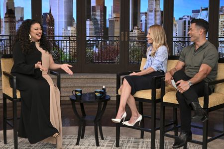 MICHELLE BUTEAU, KELLY RIPA, MARK CONSUELOS