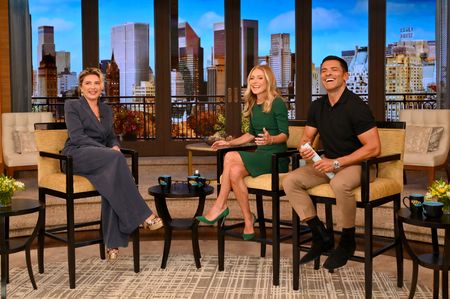 FLORENCE PUGH, KELLY RIPPA, MARK CONSUELOS