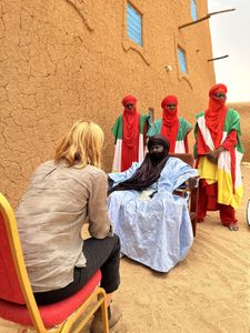 Mariana van Zeller speaks with a local Tuareg leader in Agadez, Niger. (National Geographic for Disney)