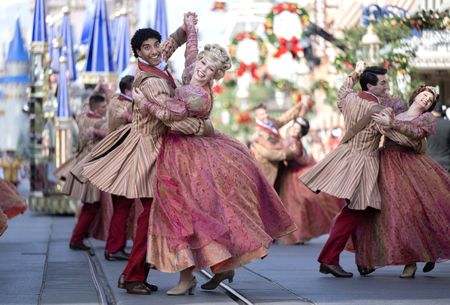 DISNEY PARKS MAGICAL CHRISTMAS DAY PARADE 