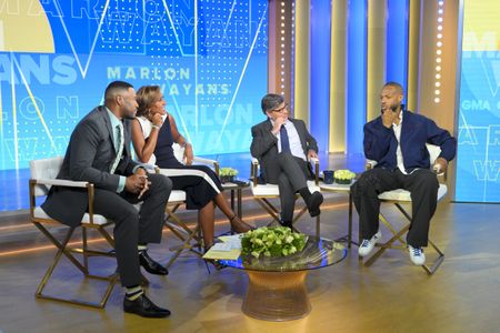 MICHAEL STRAHAN, ROBIN ROBERTS, GEORGE STEPHANOPOULOS, MARLON WAYANS