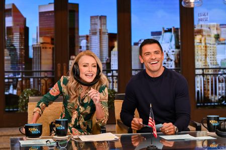 KELLY RIPA, MARK CONSUELOS