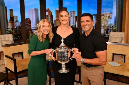 KELLY RIPPA, ARYNA SABALENKA, MARK CONSUELOS 