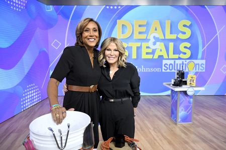 ROBIN ROBERTS, TORY JOHNSON