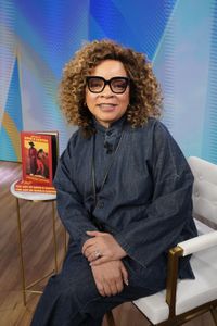 RUTH E CARTER