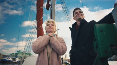 Florence Pugh and Antoni Porowski watch London Bridge open. (National Geographic)