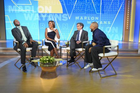 MICHAEL STRAHAN, ROBIN ROBERTS, GEORGE STEPHANOPOULOS, MARLON WAYANS