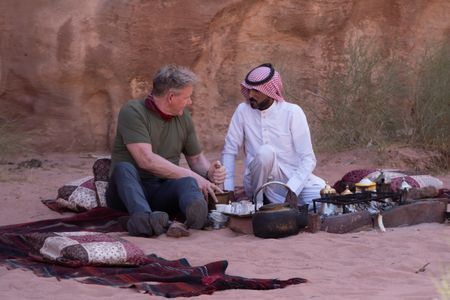 Gordon Ramsay and Ali enjoy coffee in Wadi Rum. (National Geographic/Justin Mandel)