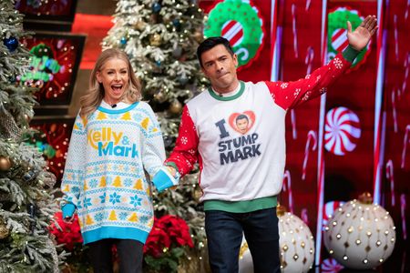 KELLY RIPA, MARK CONSUELOS