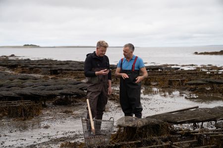 Gordon Ramsay and Oyster Farmer Diarmuid Kelly. (National Geographic/Justin Mandel)