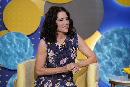 JULIA LOUIS-DREYFUS