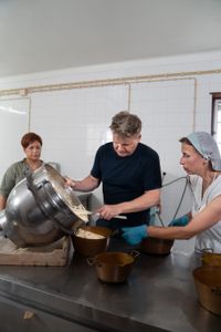 Portugal - Helena (L) and Silvia (R) teach Gordon Ramsay how to make Pão de Ló, Portuguese sponge cake. (Credit: National Geographic/Justin Mandel)