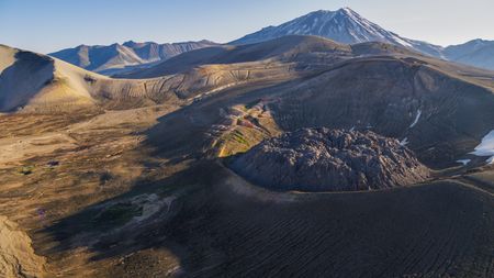 Novarupta at the center of The Valley of Ten Thousand Smokes. (credit: National Geographic/Daniel Zatz)