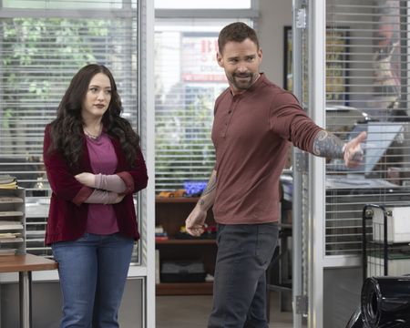 KAT DENNINGS, SEANN WILLIAM SCOTT