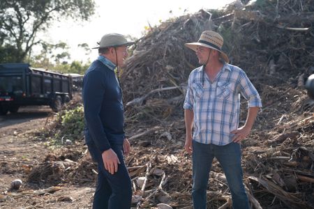 Gordon Ramsay and Patrick meet at the fruit farm. (National Geographic/Justin Mandel)