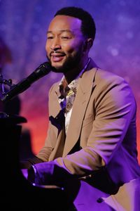 JOHN LEGEND