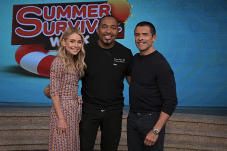 KELLY RIPA, SAMPSON DAVIS, MARK CONSUELOS