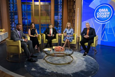 MICHAEL STRAHAN, REBECCA JARVIS, GEORGE STEPHANOPOULOS, LARA SPENCER, SAM CHAMPION