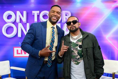 MICHAEL STRAHAN, SEAN PAUL