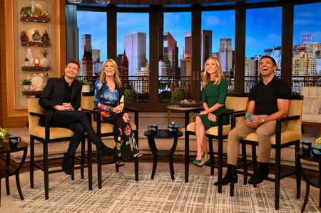 RYAN SEACREST, VANNA WHITE, KELLY RIPPA, MARK CONSUELOS