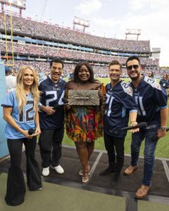 CARRIE UNDERWOOD, LIONEL RICHIE, KOLBI, RYAN SEACREST, LUKE BRYAN