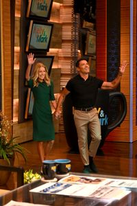 KELLY RIPPA, MARK CONSUELOS