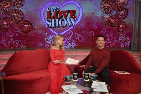 KELLY RIPA, MARK CONSUELOS