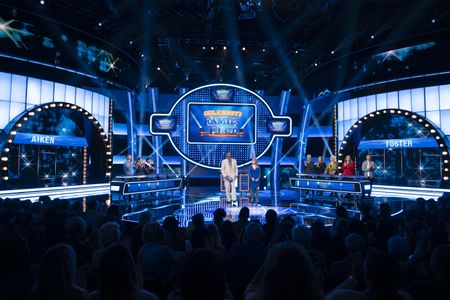 CELEBRITY FAMILY FEUD