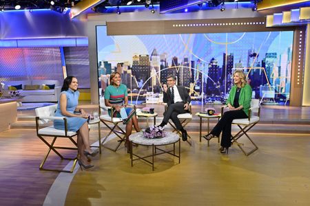 LINSEY DAVIS, ROBIN ROBERTS, GEORGE STEPHANOPOULOS, LARA SPENCER