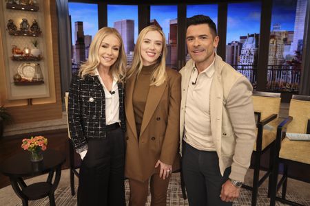 KELLY RIPA, SCARLETT JOHANSSON, MARK CONSUELOS