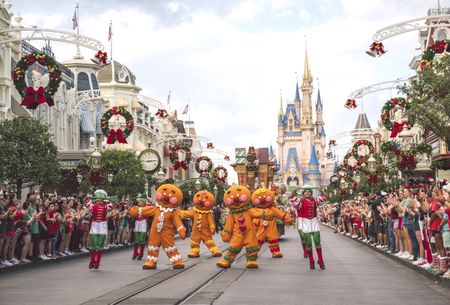 DISNEY PARKS MAGICAL CHRISTMAS DAY PARADE 